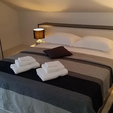 Sanja Apartment *